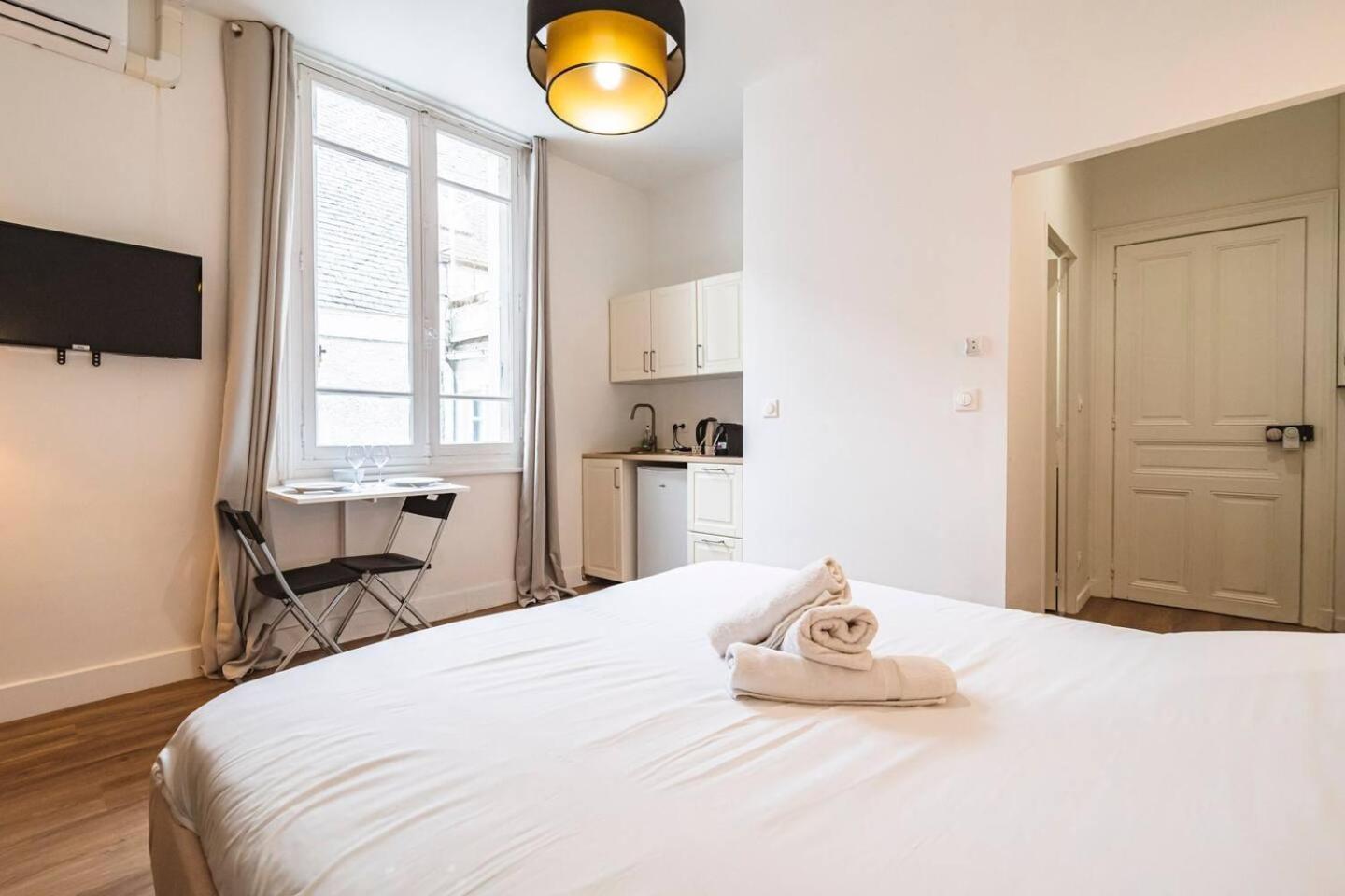 Pink, Appartement En Plein Coeur De Reims Exterior foto