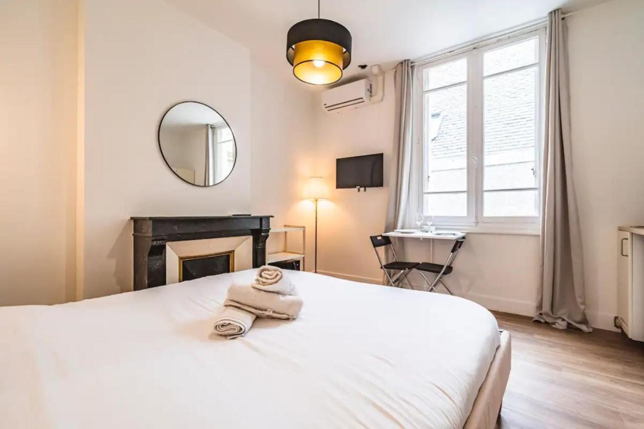 Pink, Appartement En Plein Coeur De Reims Exterior foto