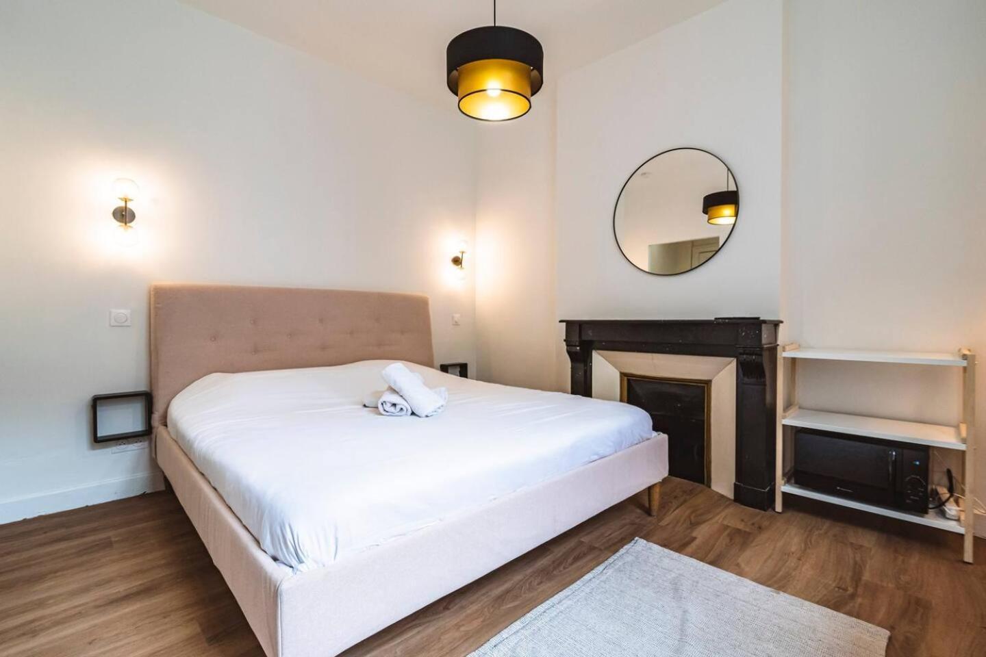 Pink, Appartement En Plein Coeur De Reims Exterior foto
