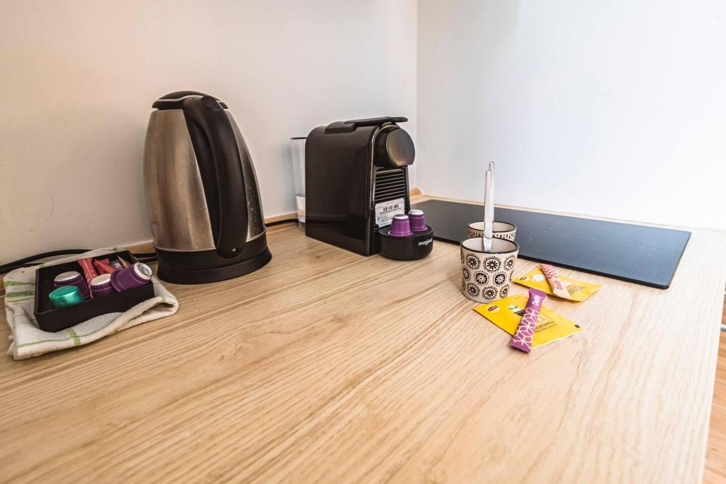 Pink, Appartement En Plein Coeur De Reims Exterior foto