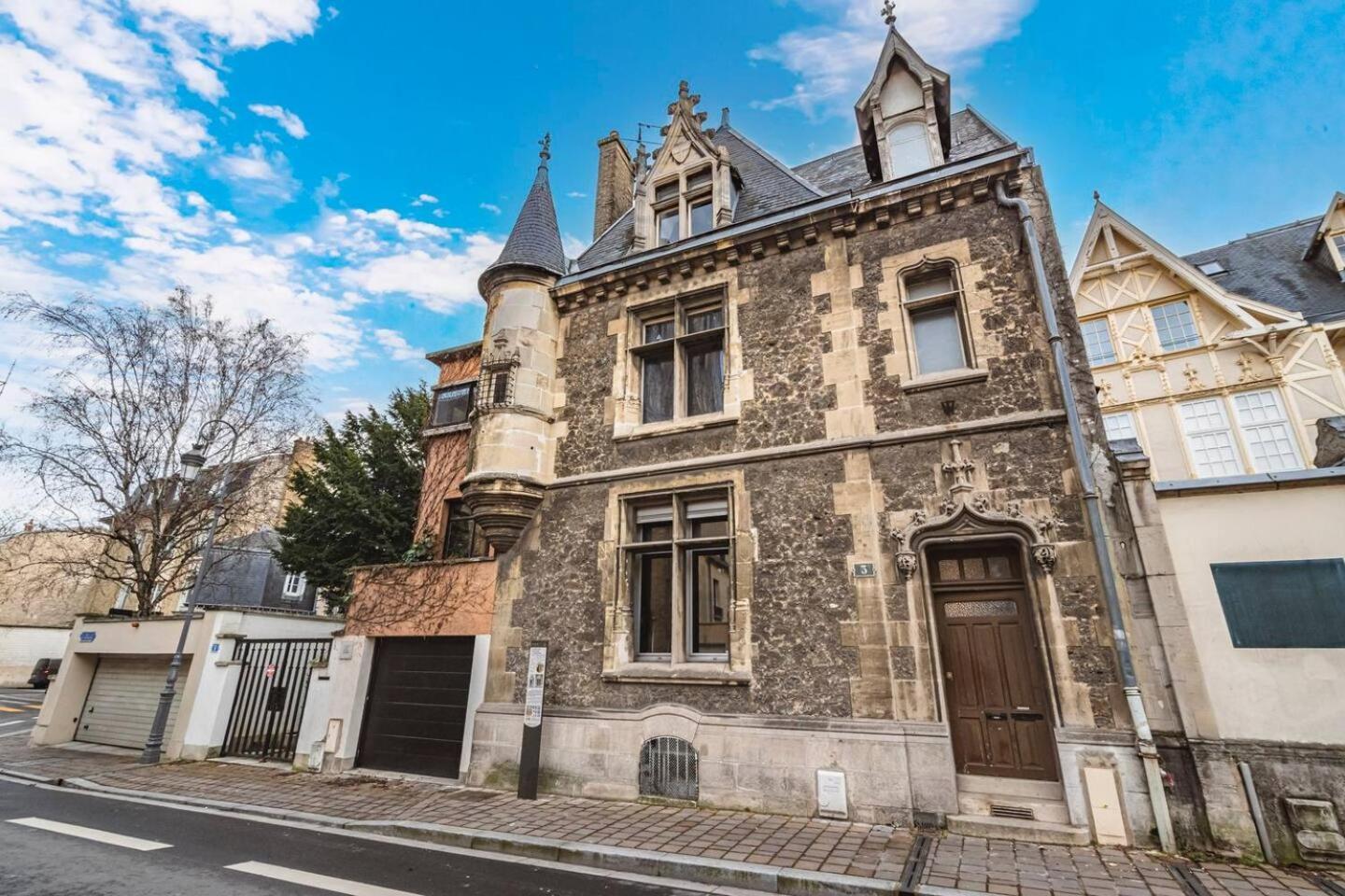 Pink, Appartement En Plein Coeur De Reims Exterior foto